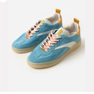 NWOT Oncept “Panama” Sbeakers